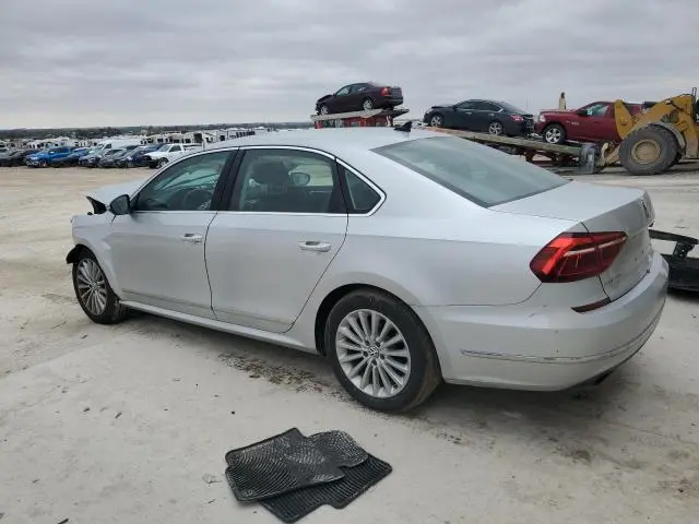 2017 VOLKSWAGEN PASSAT SE  