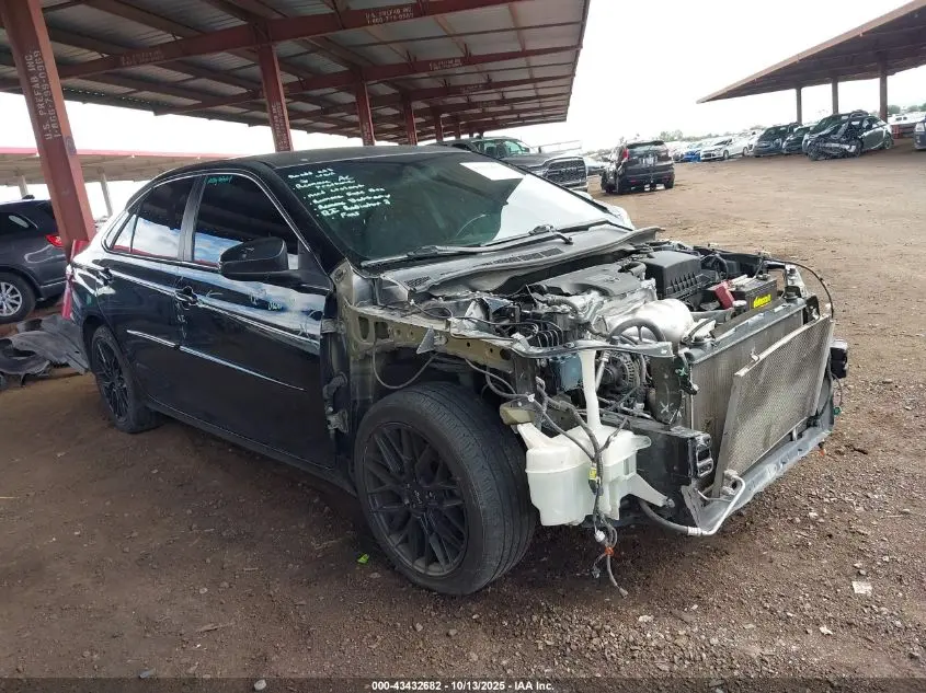 2017 TOYOTA CAMRY SE