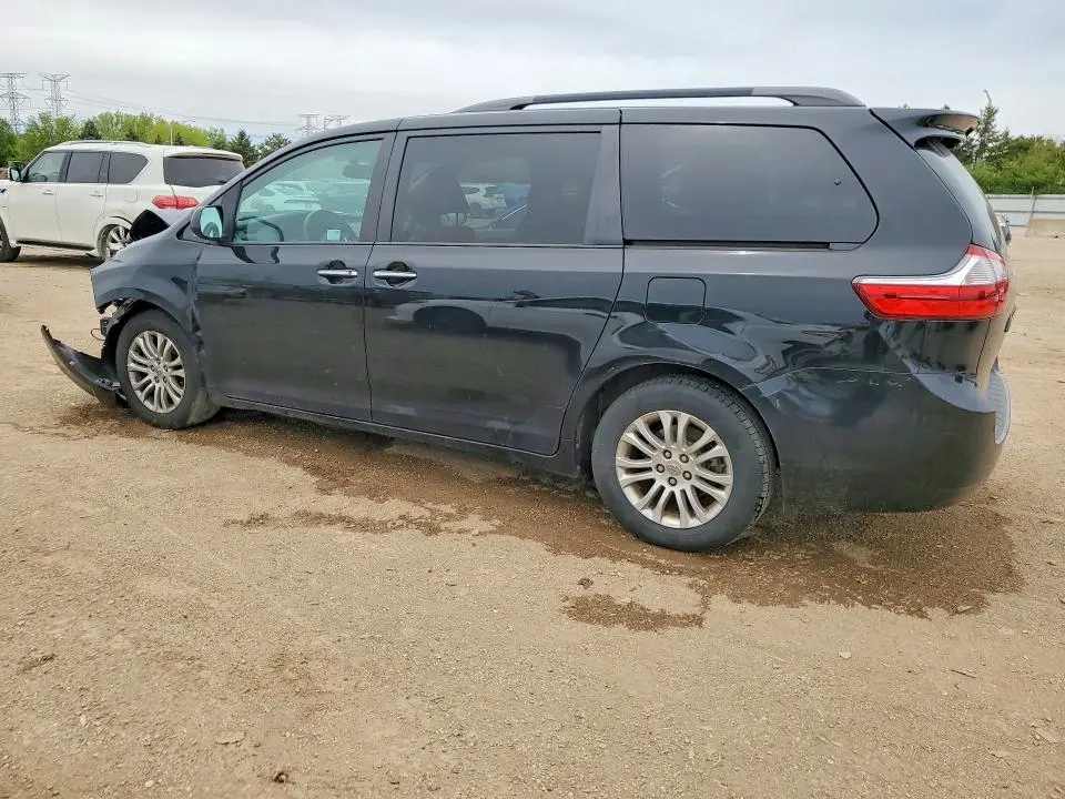 2015 TOYOTA SIENNA XLE 8-PASSENGER  