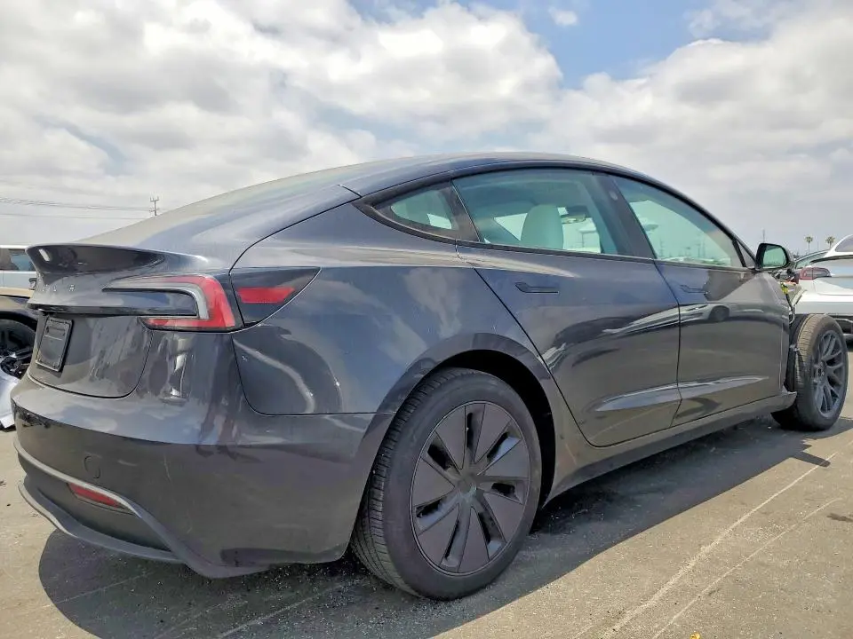 2025 TESLA MODEL 3   