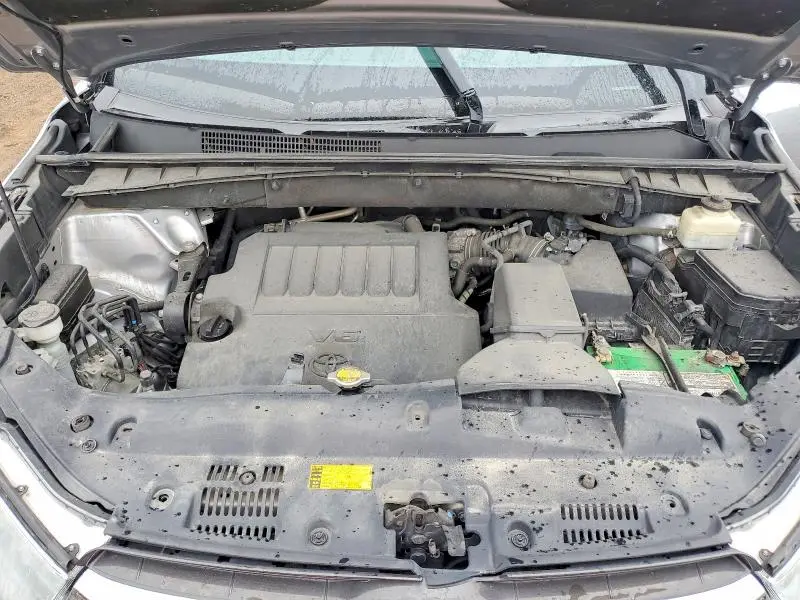 2015 TOYOTA HIGHLANDER LE  