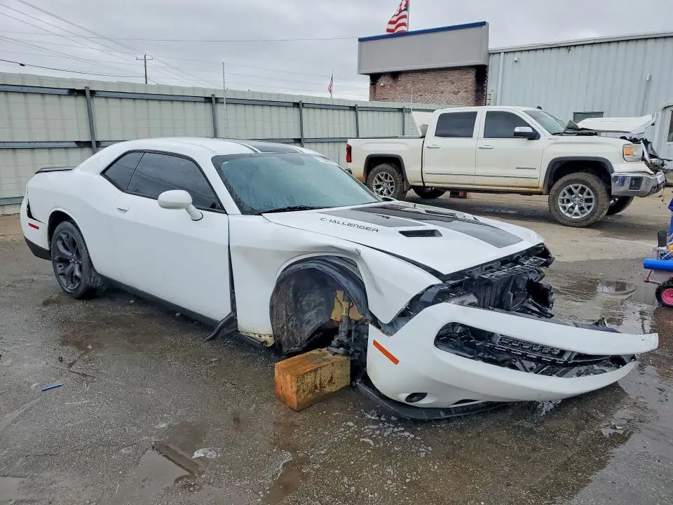 2015 DODGE CHALLENGER SXT  