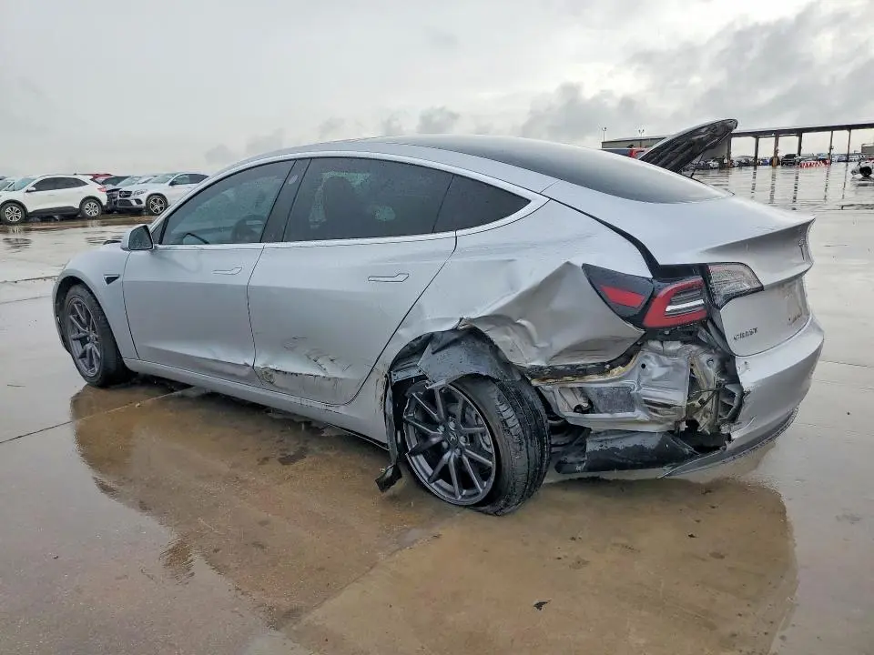 2018 TESLA MODEL 3   