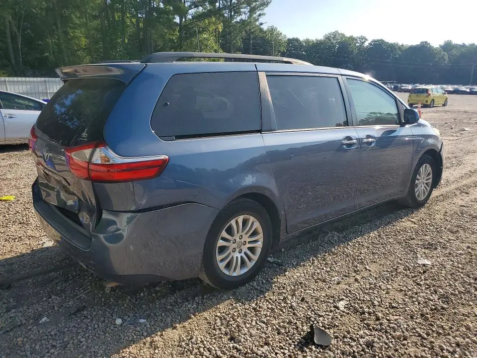 2015 TOYOTA SIENNA XLE 8-PASSENGER  