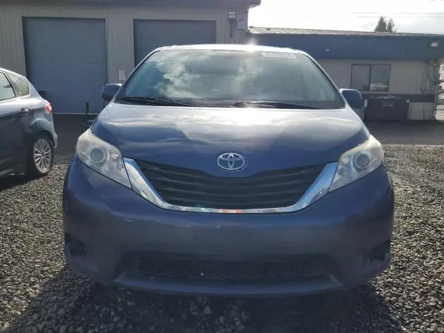 2014 TOYOTA SIENNA LE  