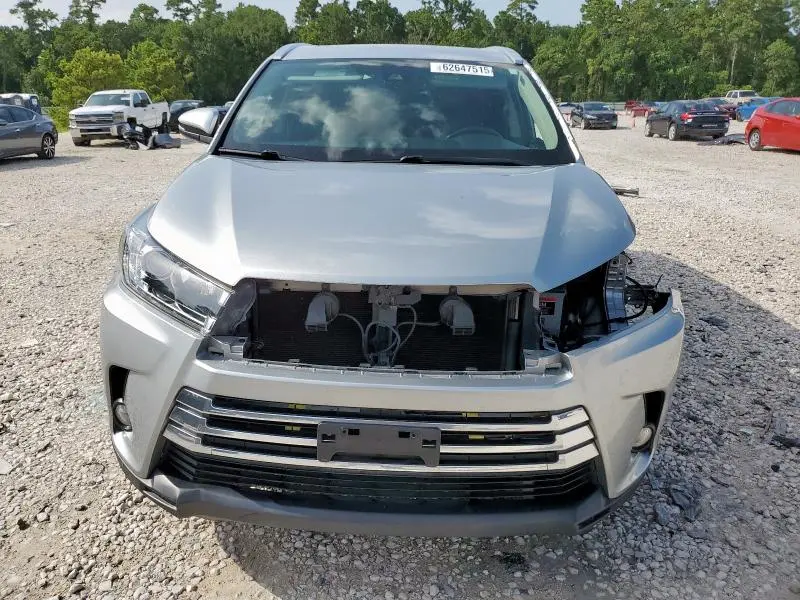 2017 TOYOTA HIGHLANDER LIMITED  