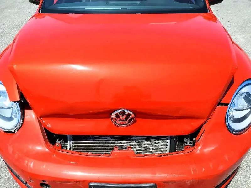 2016 VOLKSWAGEN BEETLE SE  