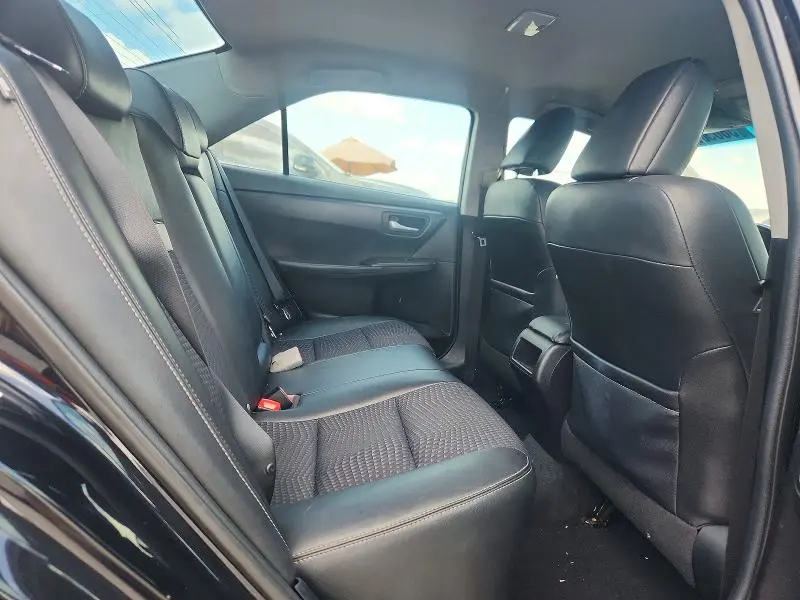 2017 TOYOTA CAMRY SE  