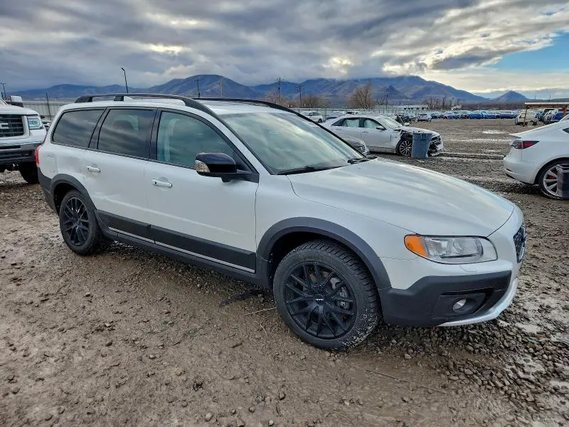 2016 VOLVO XC70 T5 CLASSIC PLATINUM  