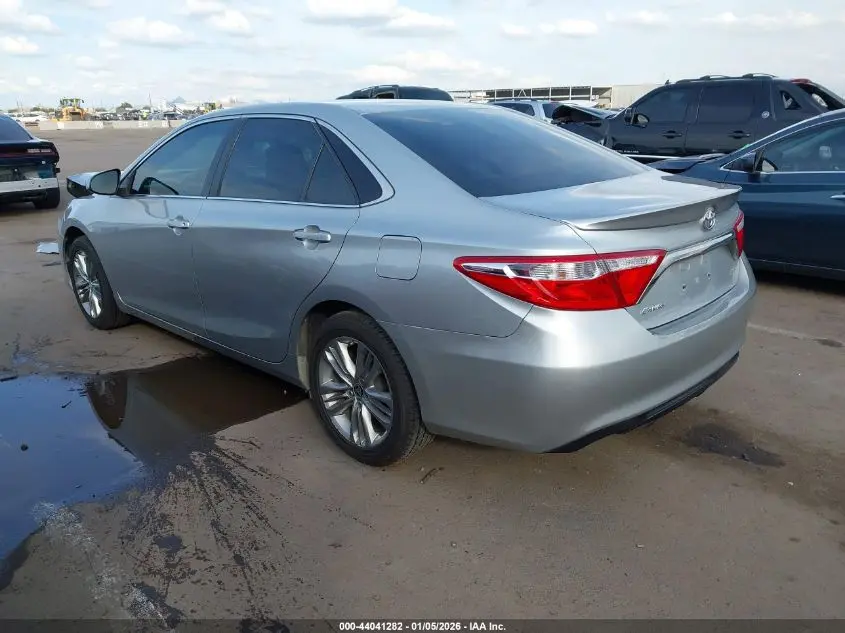 2016 TOYOTA CAMRY SE