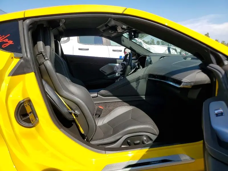 2025 CHEVROLET CORVETTE STINGRAY 2LT  