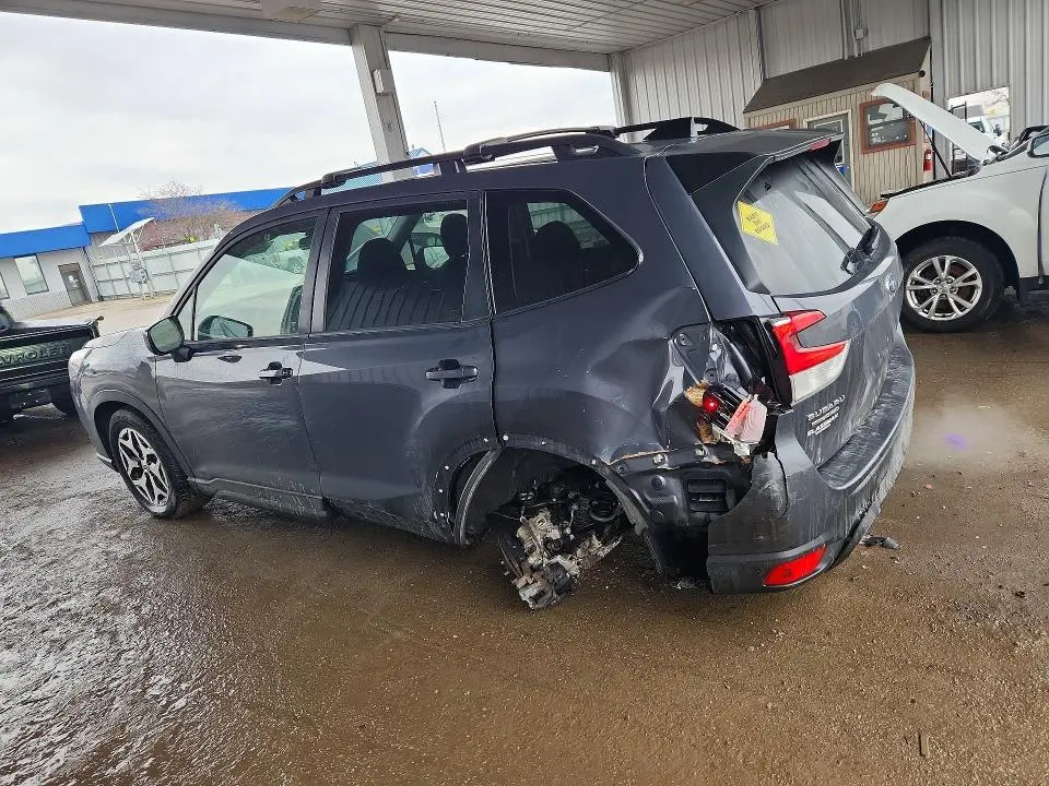 2024 SUBARU FORESTER PREMIUM  