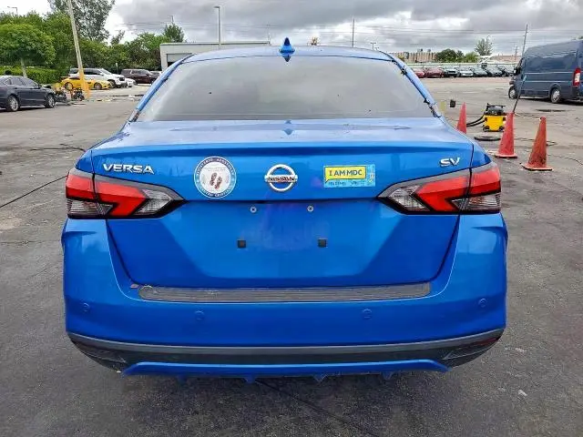 2020 NISSAN VERSA SV  