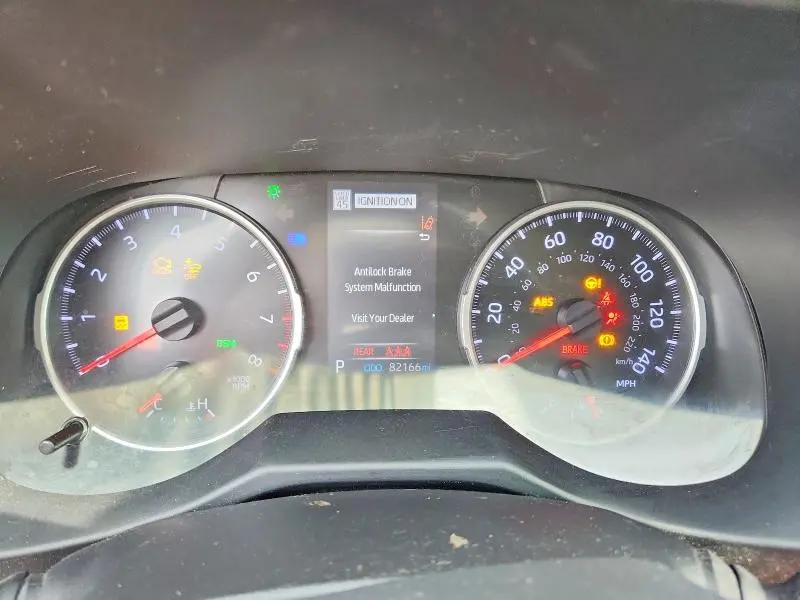 2021 TOYOTA RAV4 XLE  