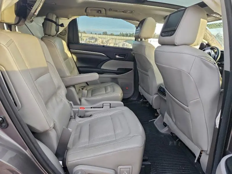 2017 TOYOTA HIGHLANDER LIMITED  