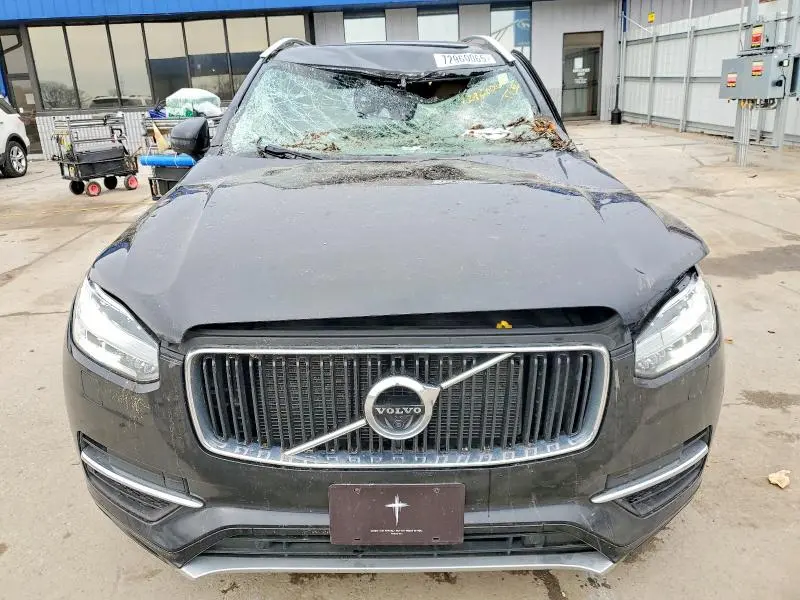 2017 VOLVO XC90 T6  