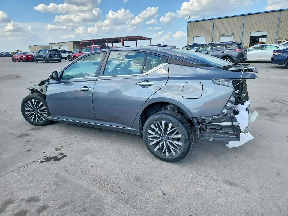 2023 NISSAN ALTIMA SV  