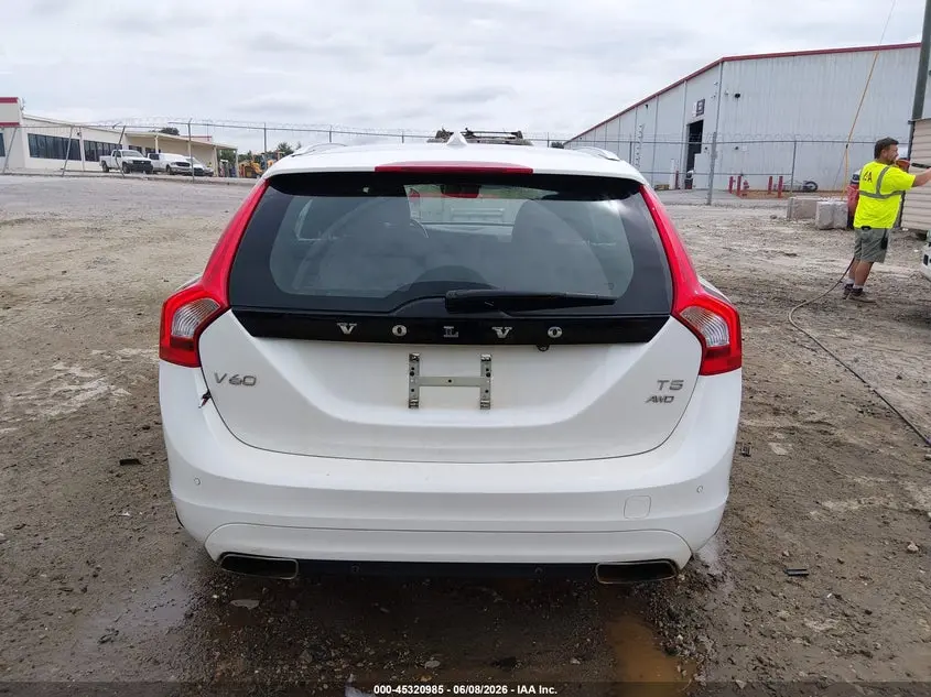 2016 VOLVO V60 T5 PLATINUM