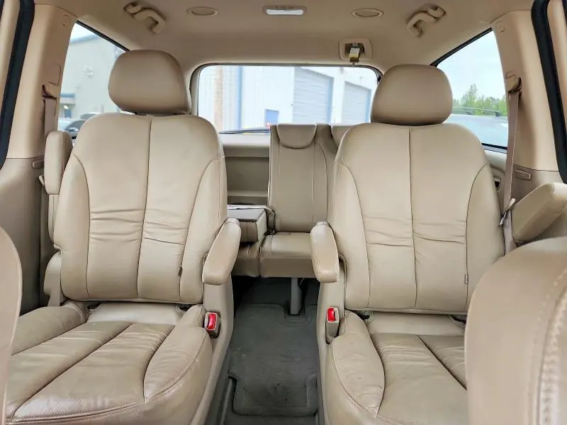 2011 KIA SEDONA EX  