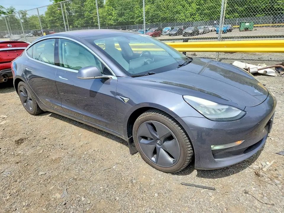 2018 TESLA MODEL 3   