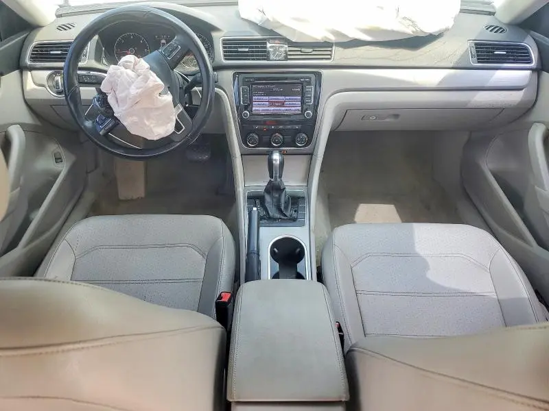 2015 VOLKSWAGEN PASSAT SE  