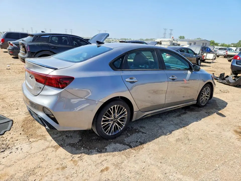 2023 KIA FORTE GT LINE  
