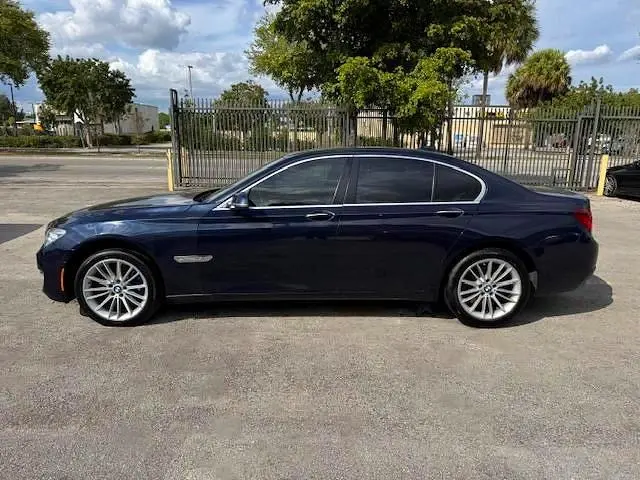 2015 BMW 750 XI  