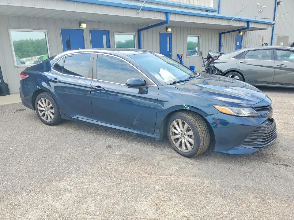 2019 TOYOTA CAMRY LE  