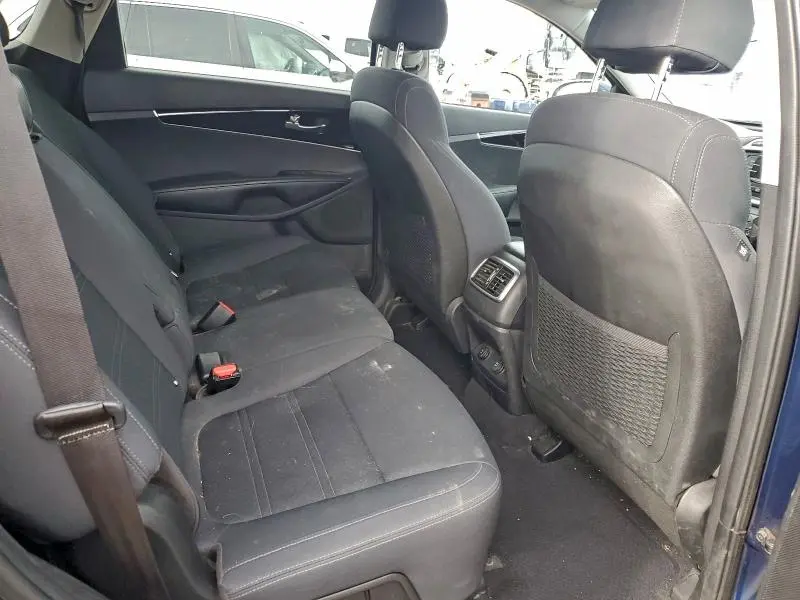 2018 KIA SORENTO LX  