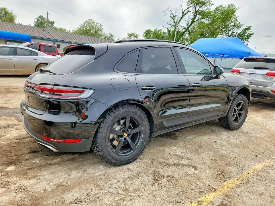 2021 PORSCHE MACAN   