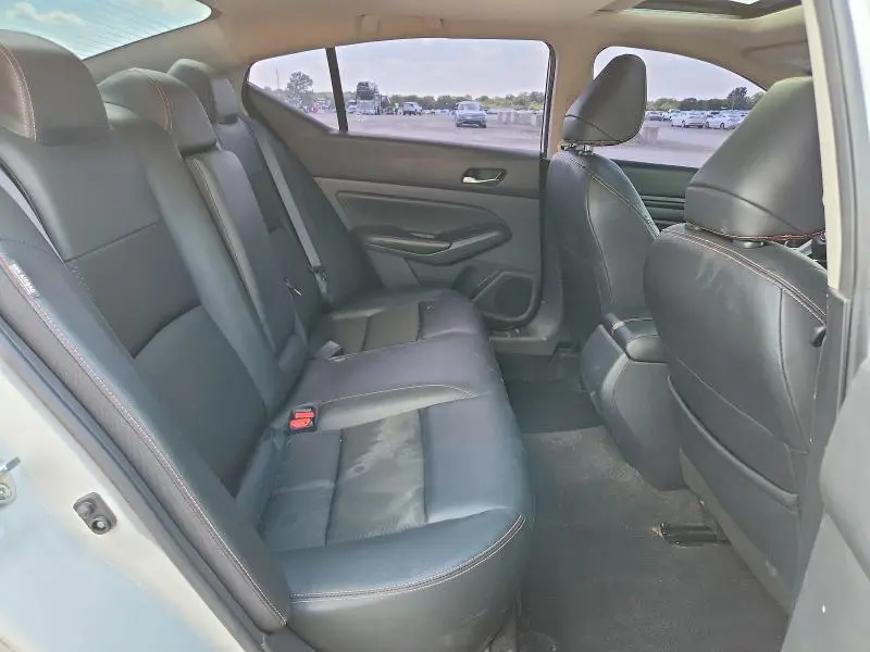 2022 NISSAN ALTIMA SR  