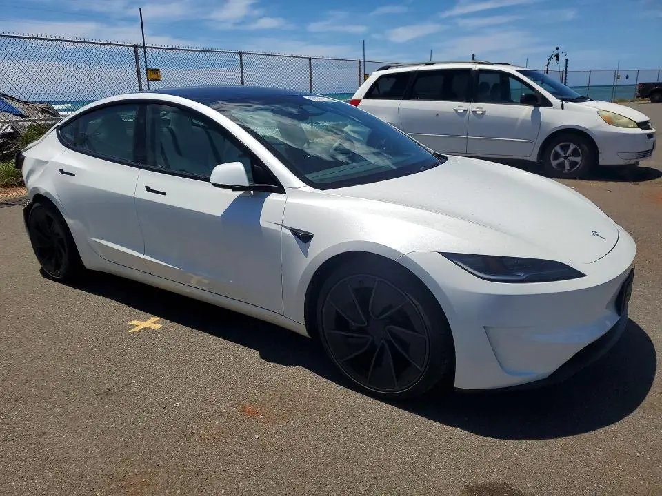 2024 TESLA MODEL 3   