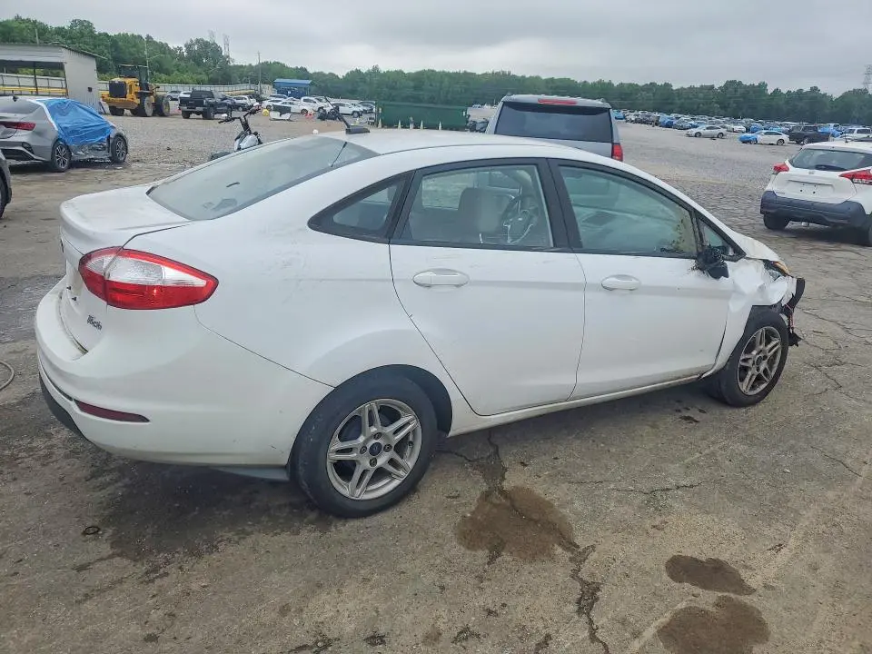 2017 FORD FIESTA SE  