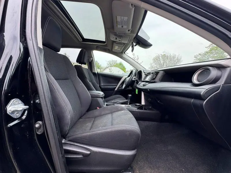 2017 TOYOTA RAV4 XLE  
