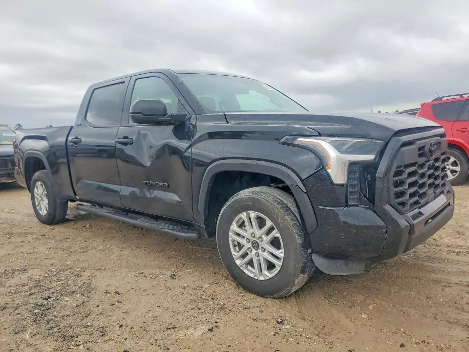 2024 TOYOTA TUNDRA CREWMAX SR5  