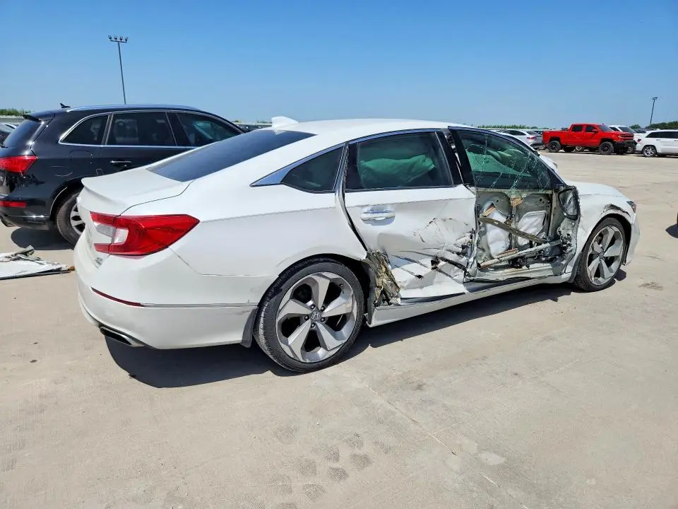 2019 HONDA ACCORD TOURING  