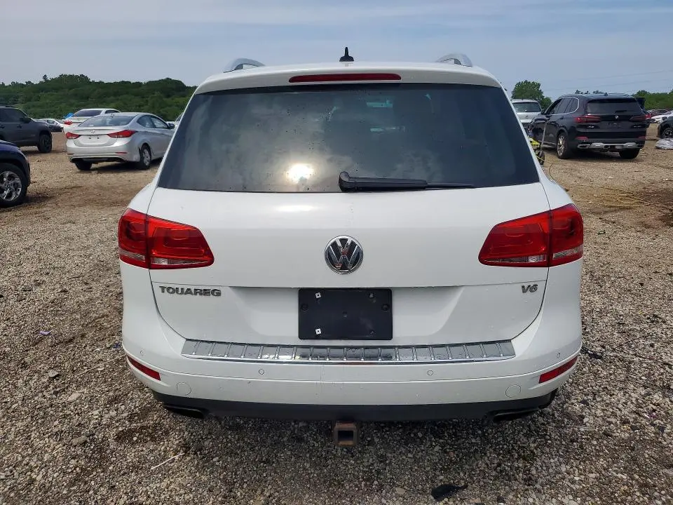 2013 VOLKSWAGEN TOUAREG V6  