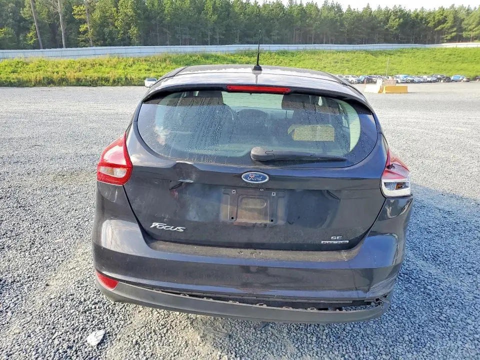 2015 FORD FOCUS SE  