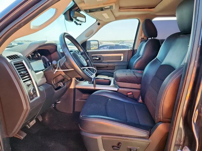 2017 RAM 1500 SLT  