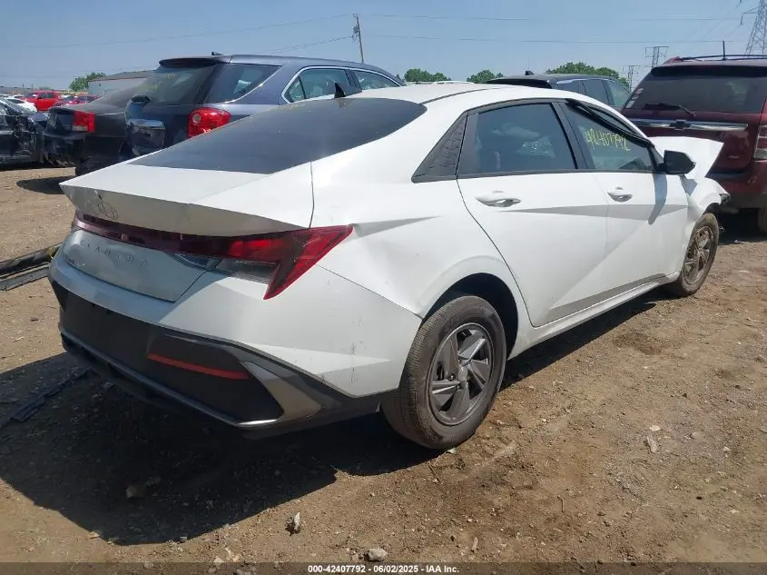 2025 HYUNDAI ELANTRA SE