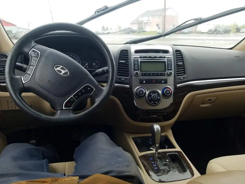 2010 HYUNDAI SANTA FE GLS  