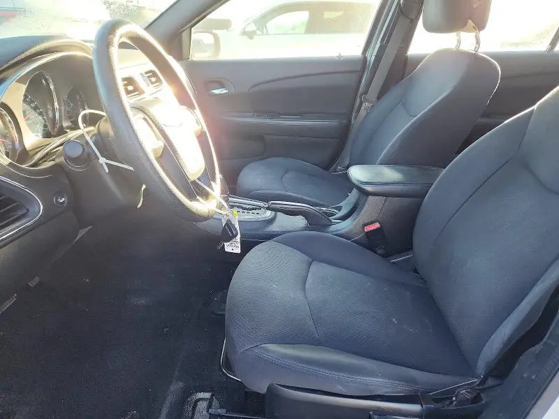 2013 CHRYSLER 200 LX  