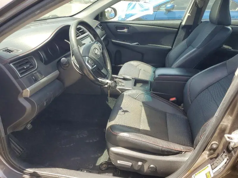 2015 TOYOTA CAMRY SE  