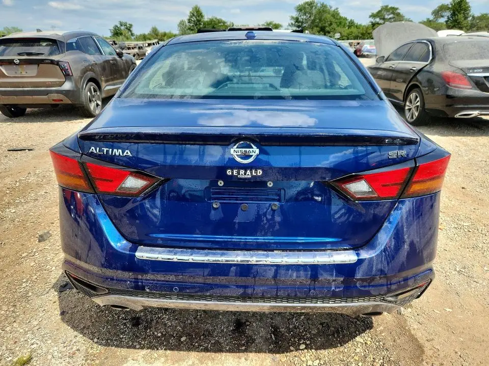 2021 NISSAN ALTIMA SR  