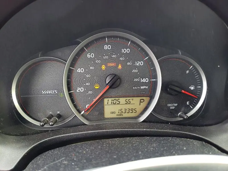 2012 TOYOTA YARIS 5-DOOR L  