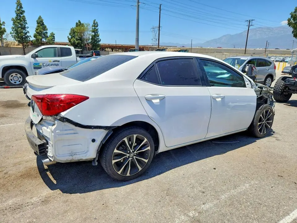 2019 TOYOTA COROLLA SE  