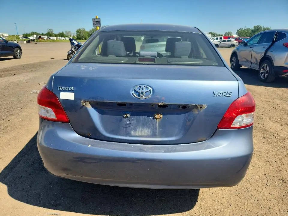 2011 TOYOTA YARIS BASE  