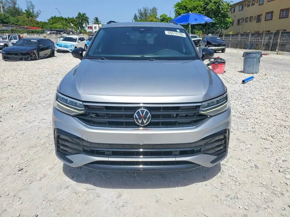 2023 VOLKSWAGEN TIGUAN SE R-LINE BLACK  