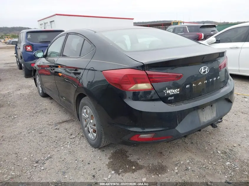 2019 HYUNDAI ELANTRA SE