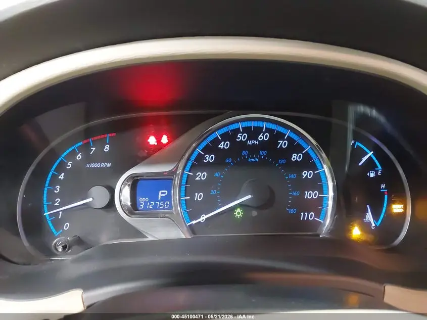 2011 TOYOTA SIENNA LIMITED V6